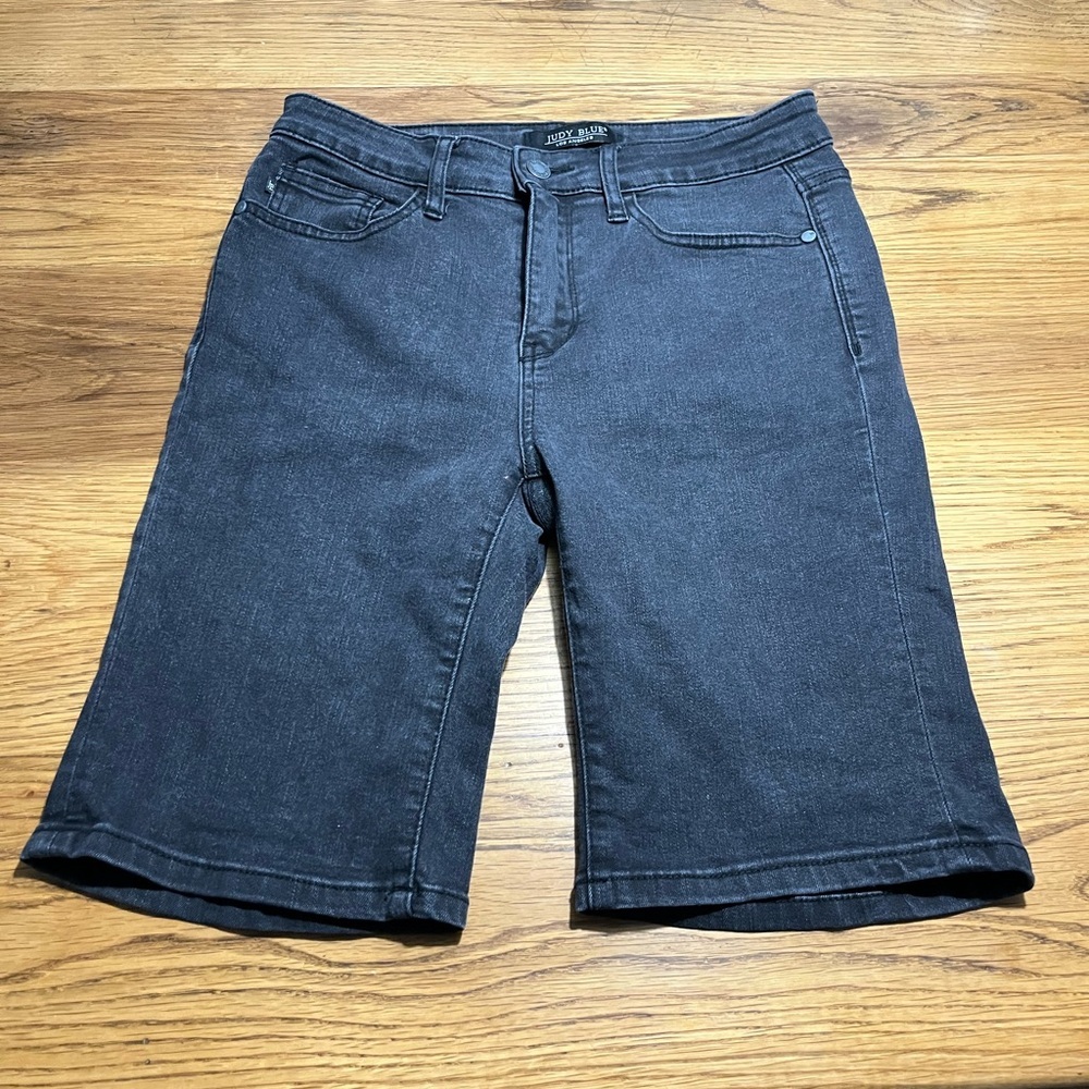 Judy Blue Black Shorts Size Medium Button Zip Closure